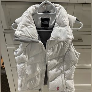 White North Face vest. Really good condition!